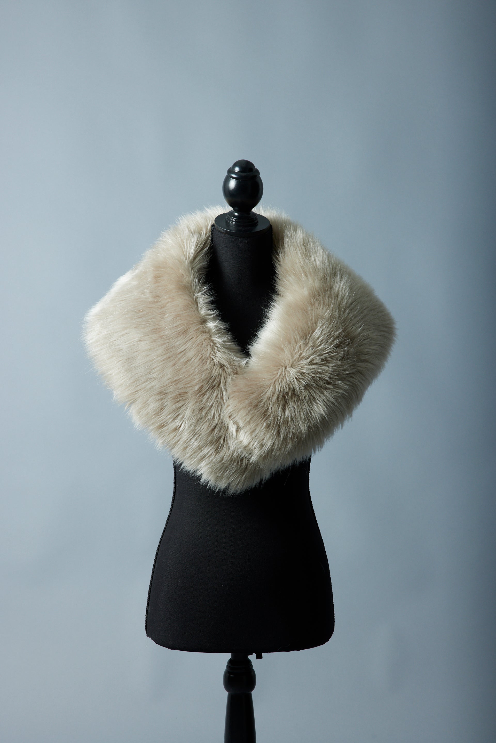 Eco fur shawl in beige