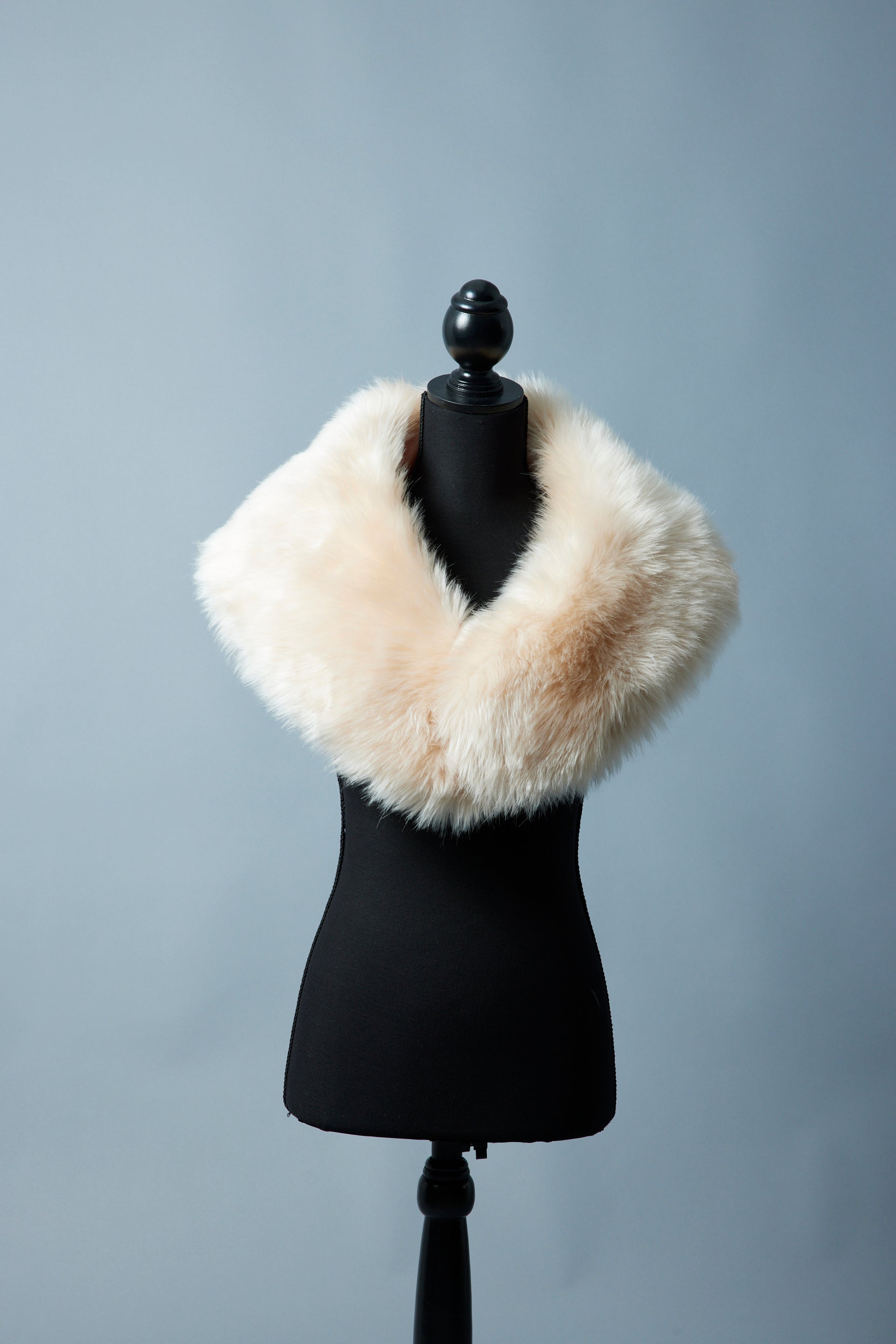 Eco fur shawl salmon pink