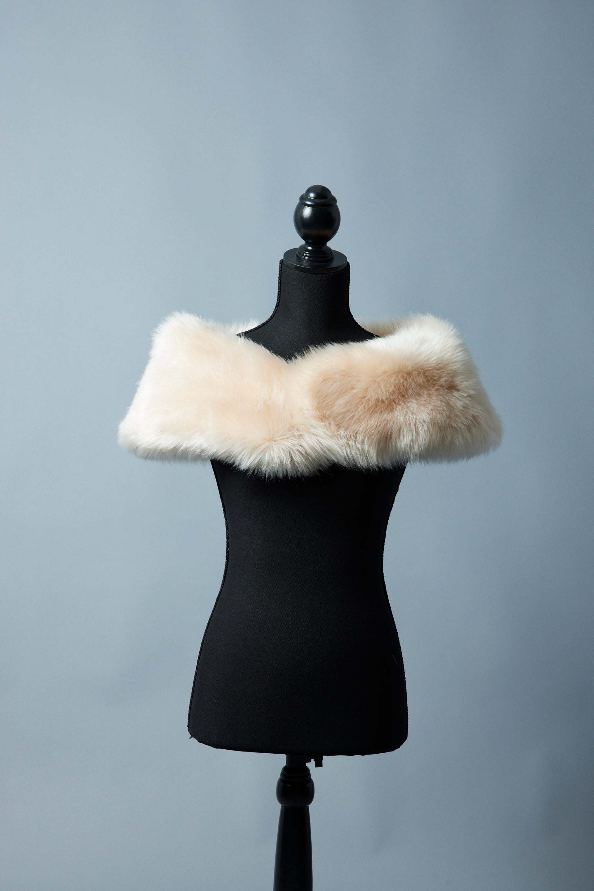 Eco fur shawl salmon pink